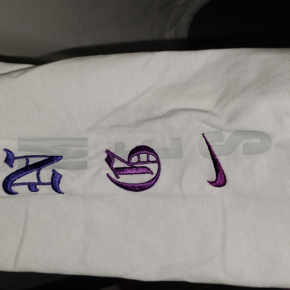 NWT Nike White with Blue/lavender embroidery. LA King James sz. 2XL. - Picture 4 of 8